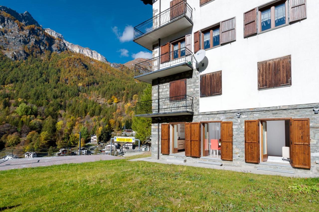 Hellochalet - Maison Rue De La Neige - Family Ski Holiday Walking Distance Skirun And Gondola Valtournenche Exteriör bild